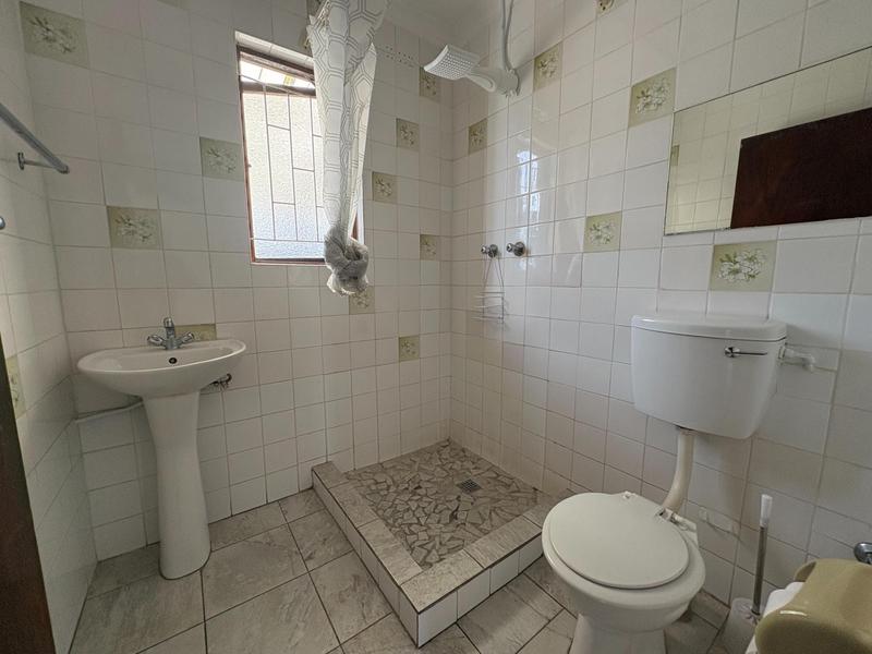 To Let 2 Bedroom Property for Rent in Silvertown Western Cape